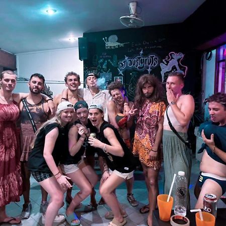 Revolution Hostel Chiang Mai Extérieur photo