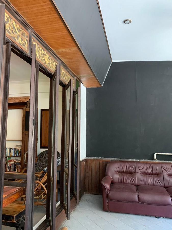 Revolution Hostel Chiang Mai Extérieur photo