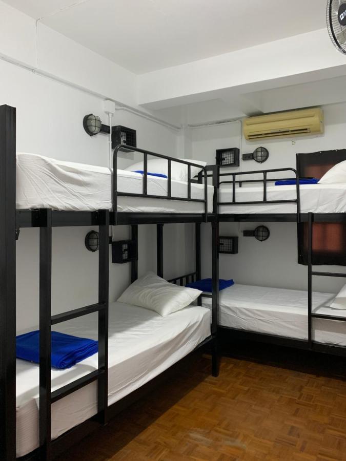 Revolution Hostel Chiang Mai Extérieur photo