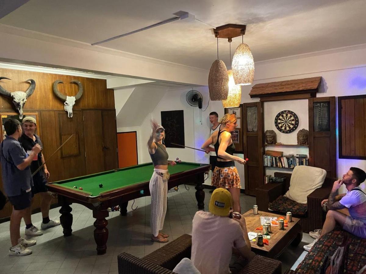 Revolution Hostel Chiang Mai Extérieur photo